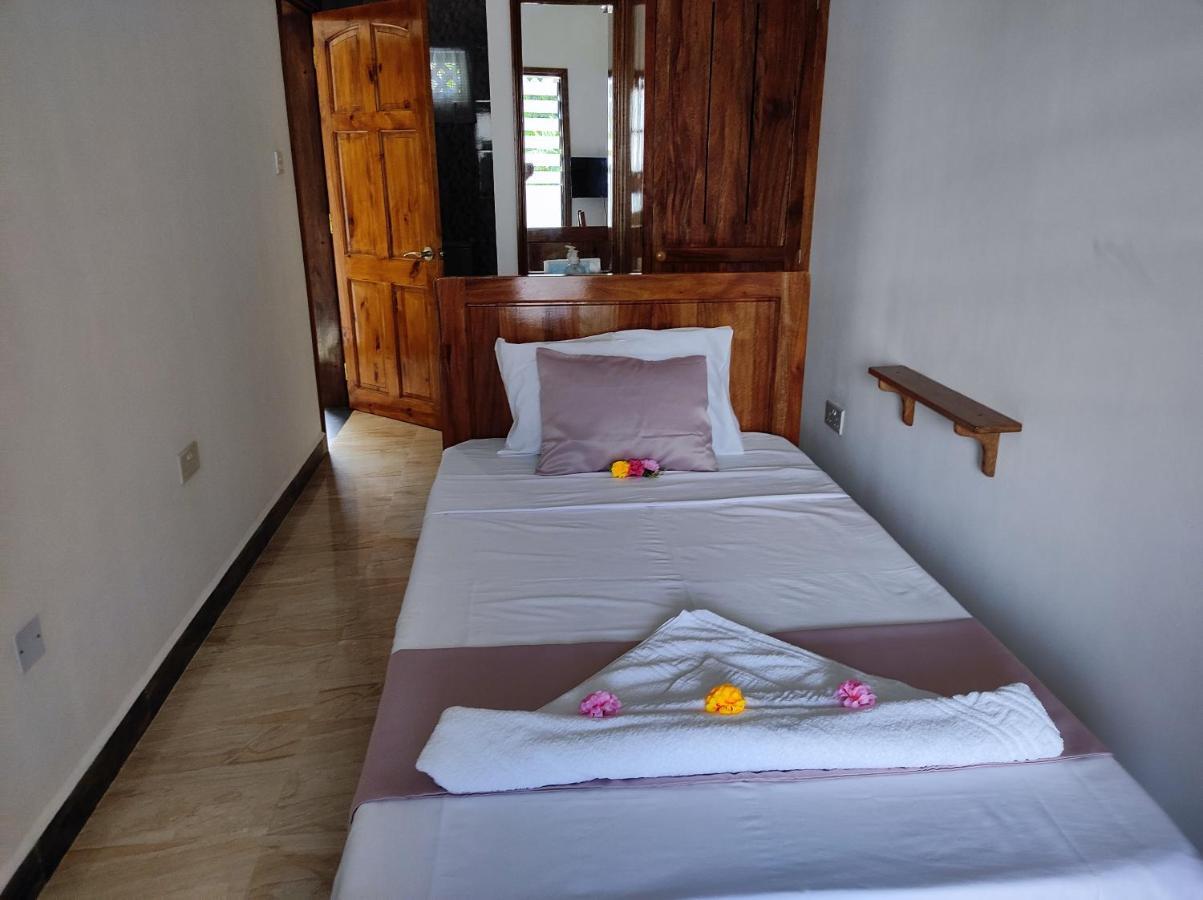La Residence D'Almee Guesthouse Baie Sainte Anne Εξωτερικό φωτογραφία